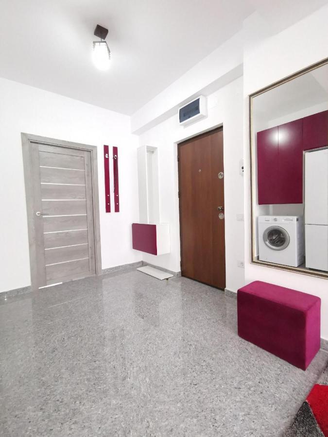 Violet Apartment-Brilliant Apartments 콘스탄차 외부 사진